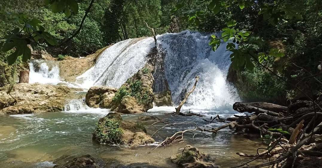 Appartement à VINS-SUR-CARAMY