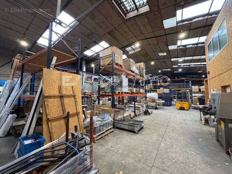 Commerce à MALAUNAY