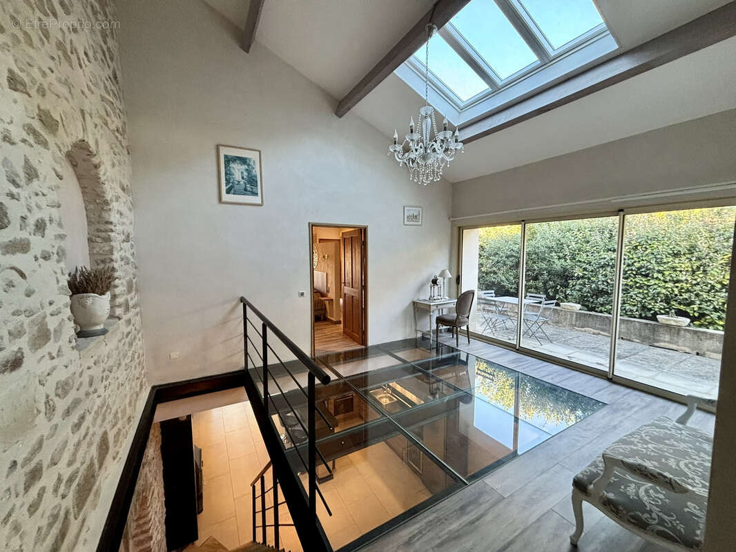 Maison à VALREAS
