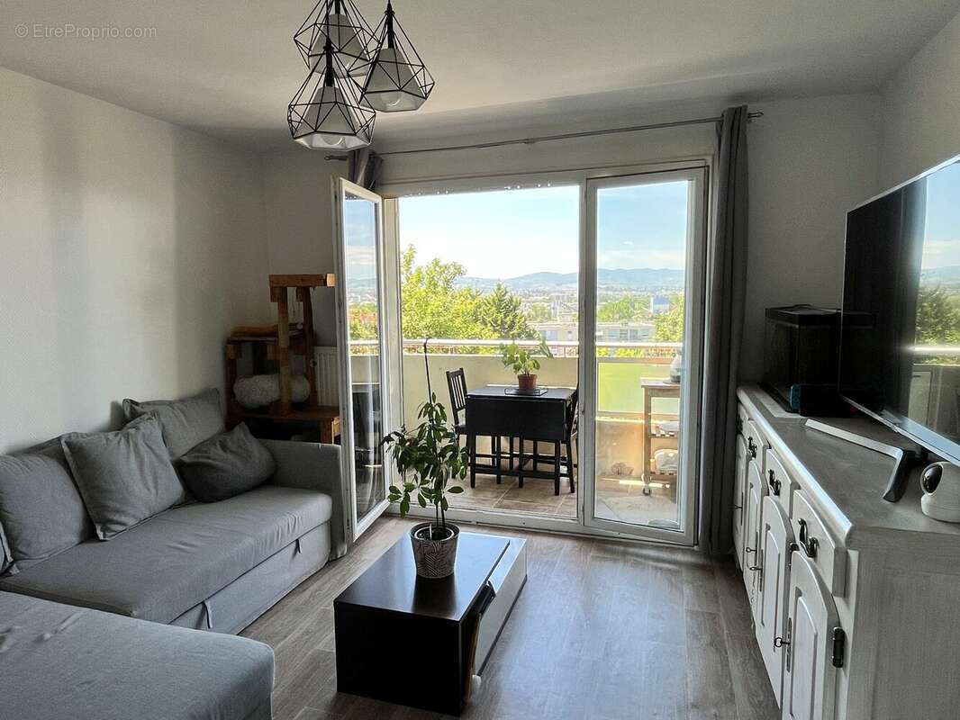 Appartement à JASSANS-RIOTTIER