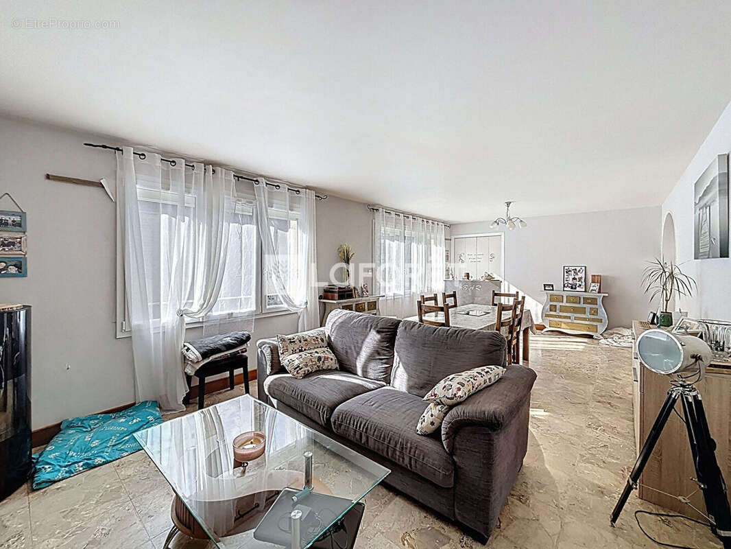 Maison à SAINT-GEORGES-DES-GROSEILLERS