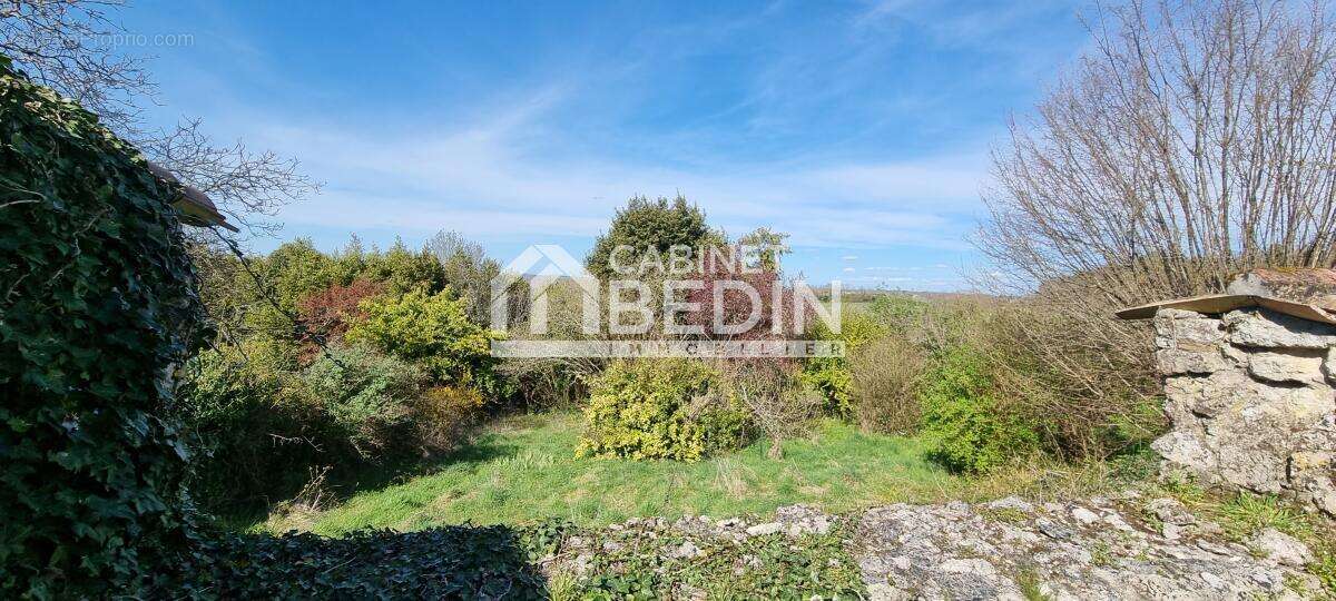 Maison à SAINT-ROMAIN-LA-VIRVEE