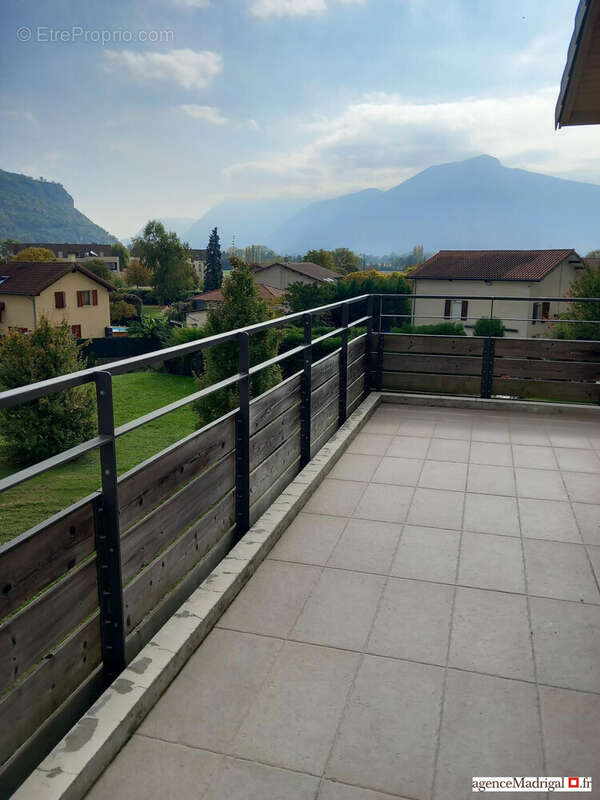 Appartement à LA BUISSE