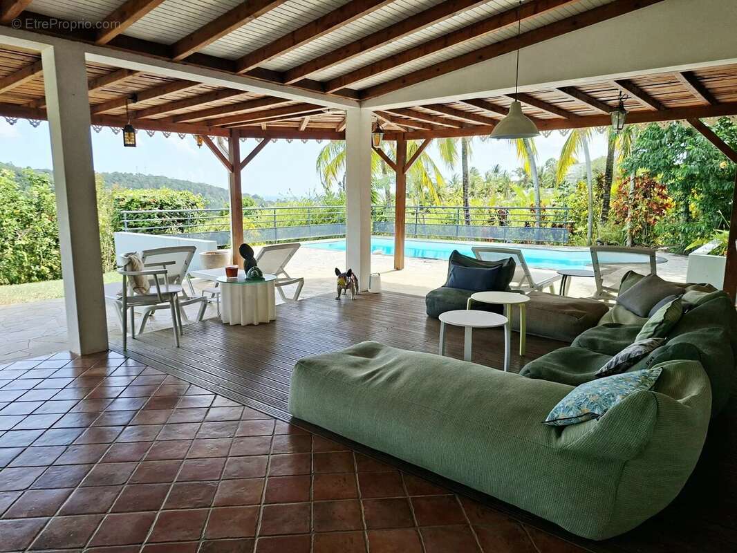 STE LUCE : Spacieuse villa T4 + Studio + piscine - photo 3