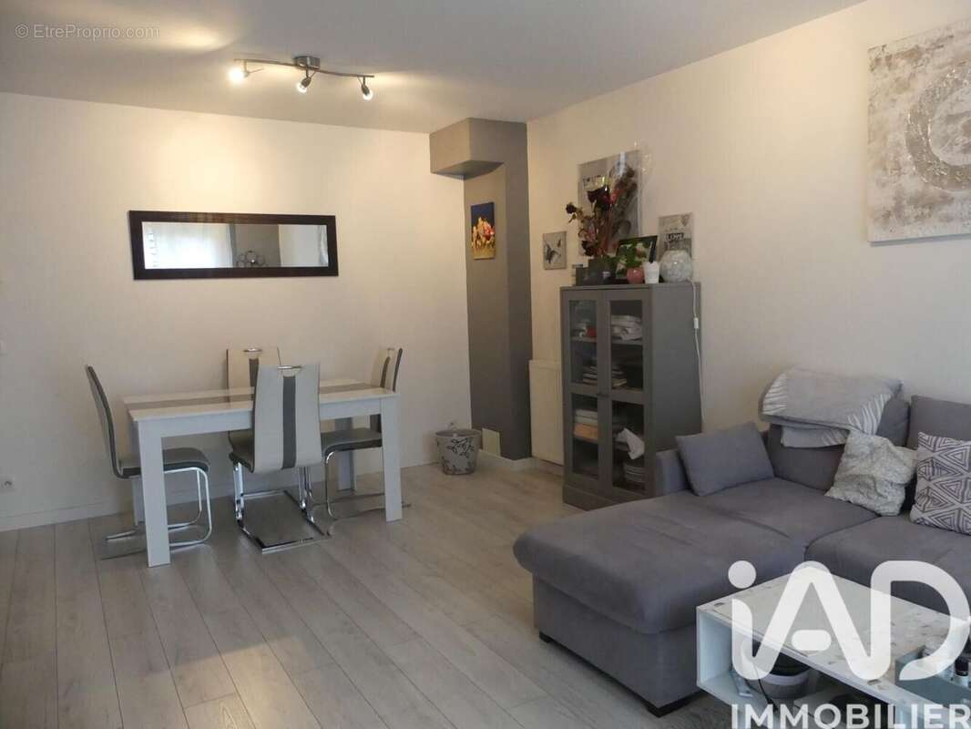 Photo 3 - Maison à LE COUDRAY-MONTCEAUX