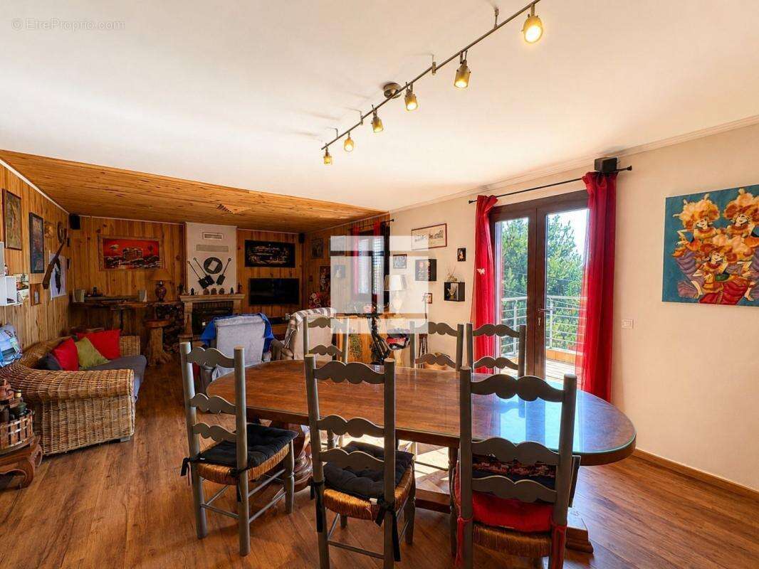 Maison de 152m2 avec un terrain de 2905m2 - photo 3