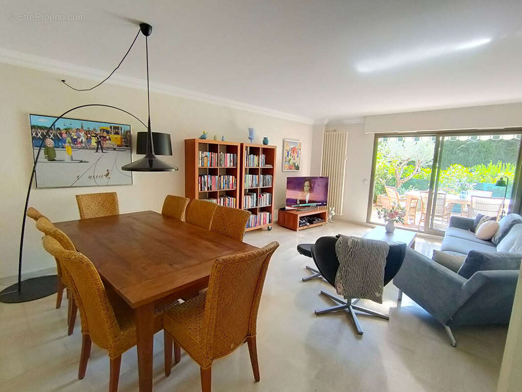 Appartement à MANDELIEU-LA-NAPOULE