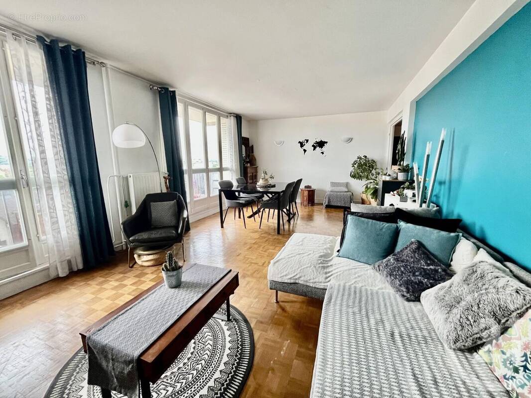 Appartement à SAINT-MAUR-DES-FOSSES