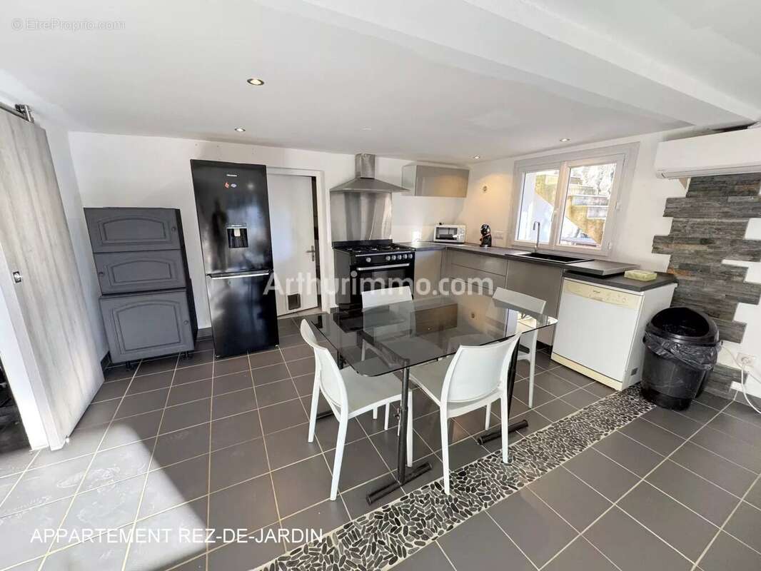 Maison à PLAN-DE-LA-TOUR