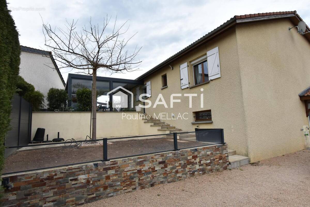 Photo 1 - Maison à LA CHAPELLE-DE-GUINCHAY