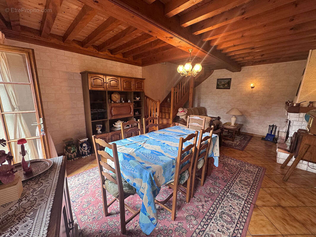 Maison à NOIRETABLE