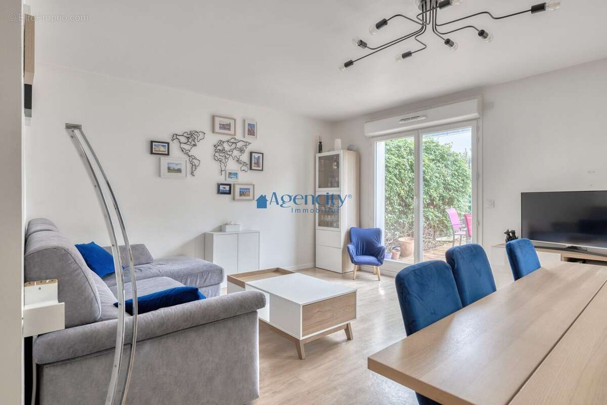 SÉJOUR  - Maison à CHAMPIGNY-SUR-MARNE