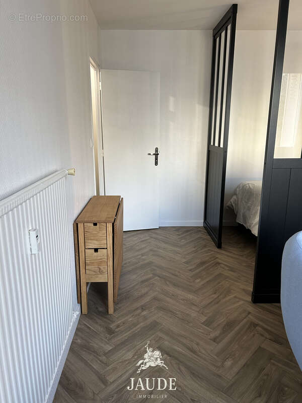Studio meublé rénové avec balcon et parking   Dernier étage   63B rue de l’Oradou, Clermont-Ferrand - photo 4