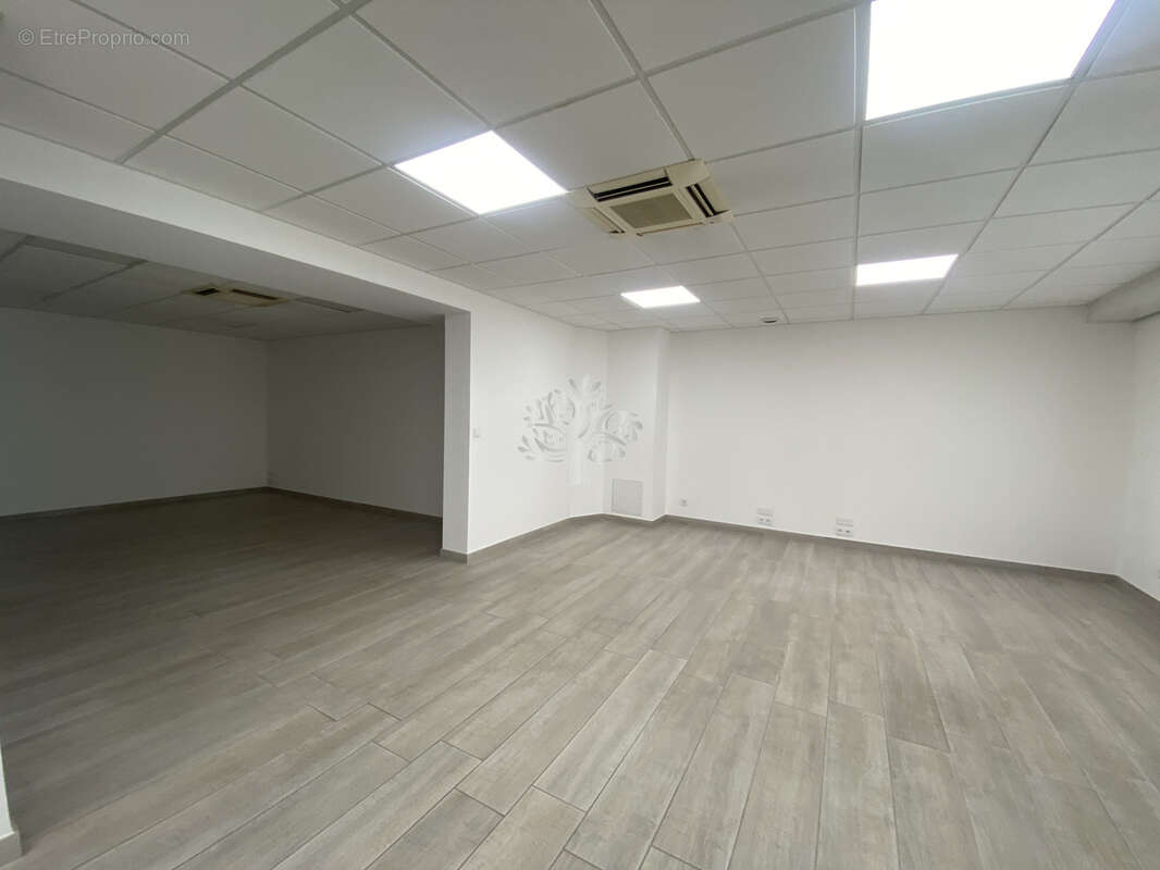 Commerce à SANARY-SUR-MER