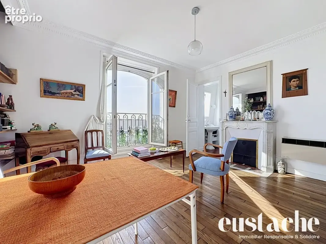 Appartement à PARIS-3E