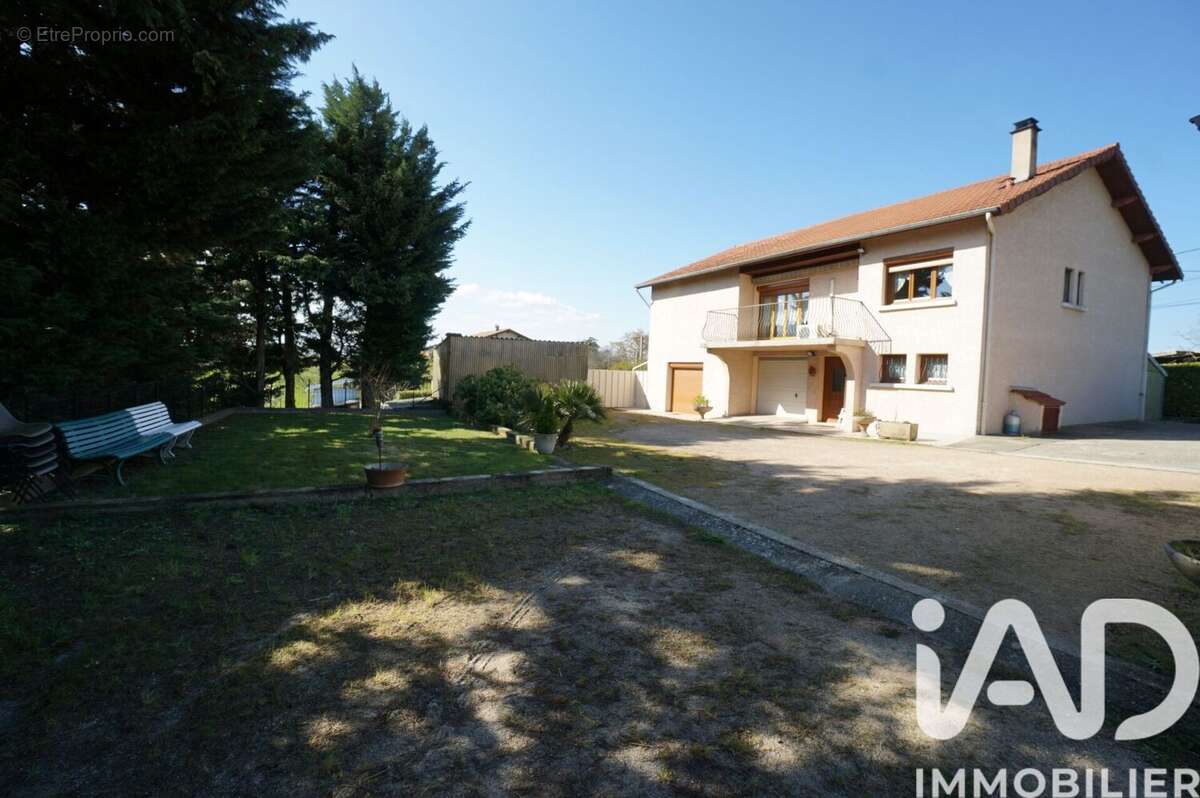 Photo 3 - Maison à LUZINAY