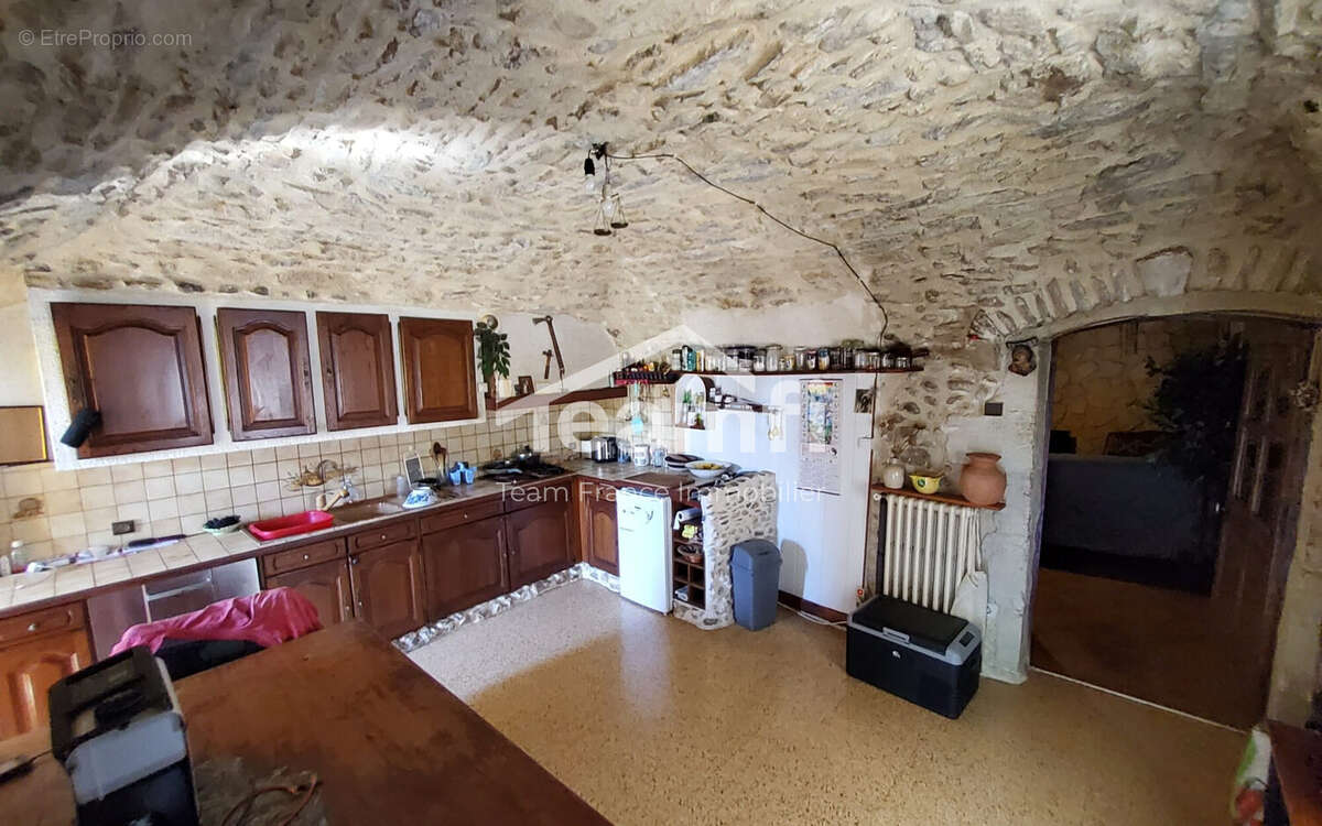 Maison 83 m² à Saint-Victor-De-Malcap  - photo 4