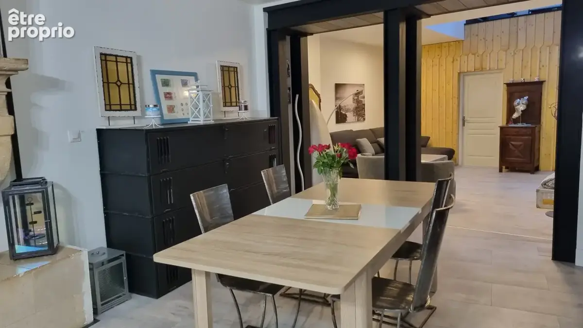 Maison de ville rénovée avec goût   200 m2 au cœur de la cité - photo 3