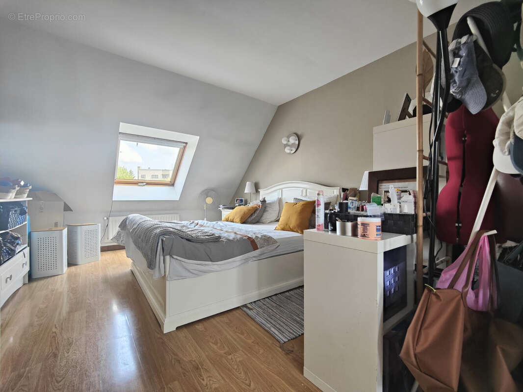 Maison 110 m² à Les Clayes-Sous-Bois  - photo 8