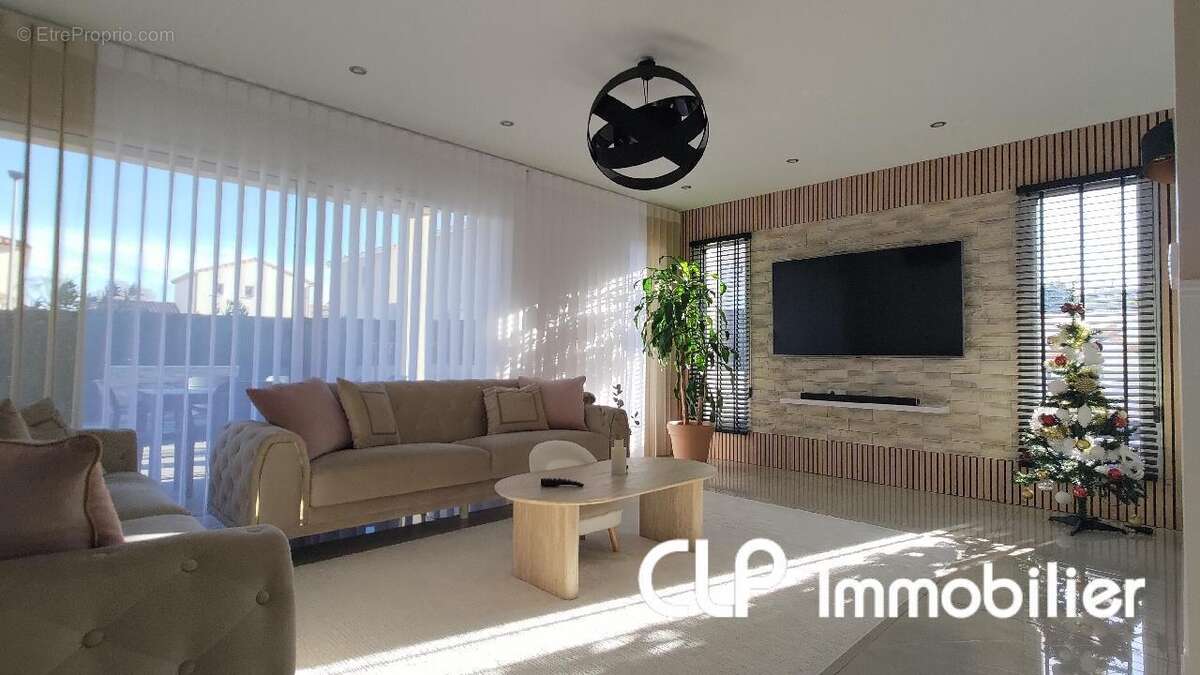 Maison 137 m² à Montelimar  - photo 2