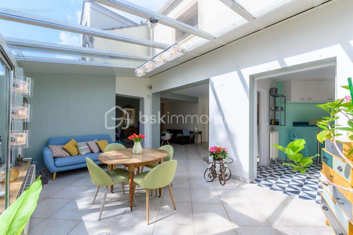 Appartement à LE PLESSIS-TREVISE