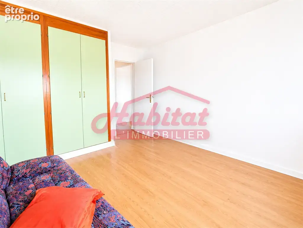 CHELLES CENTRE VILLE- Grand appartement de 4 Pièces + Cave - photo 10