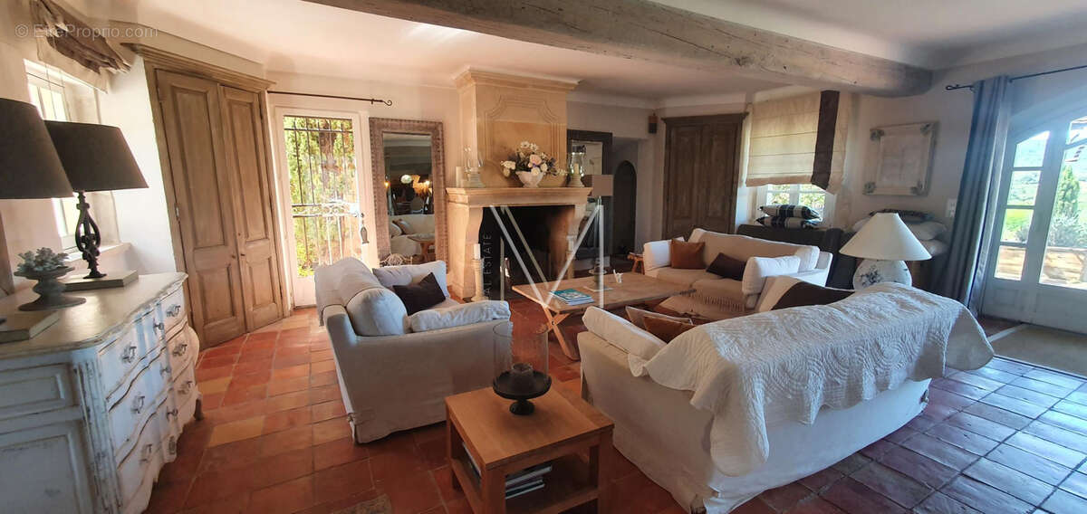 Maison à PLAN-DE-LA-TOUR