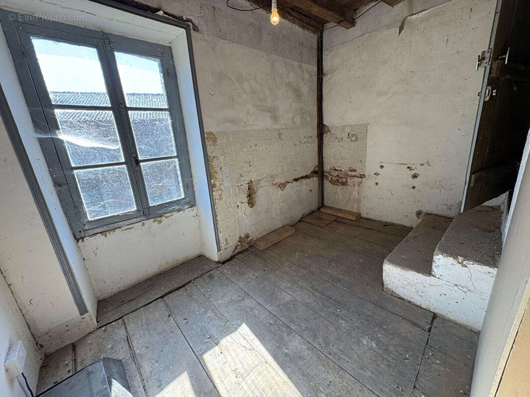 Maison à CHATEAUPONSAC