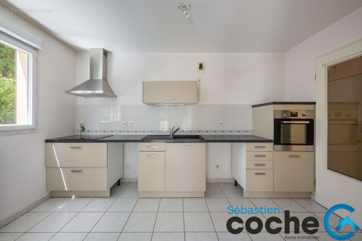 Appartement à SAINT-BONNET-DE-MURE