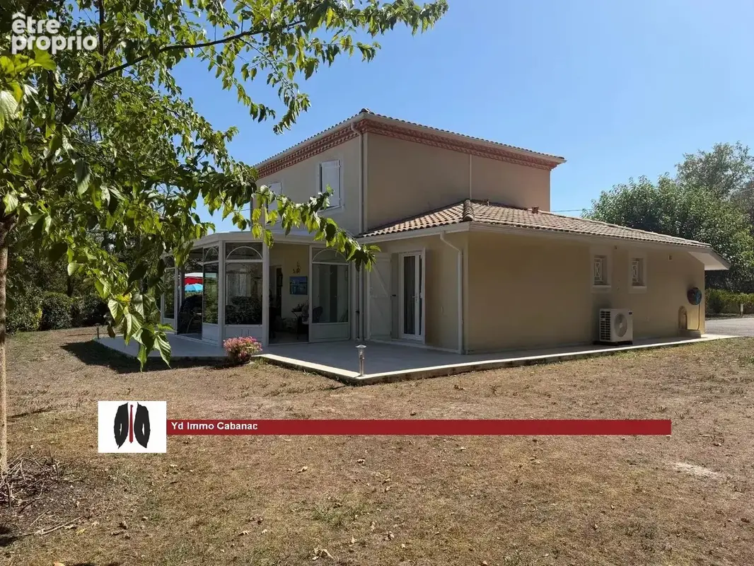 Maison 4 chambres avec beau terrain et piscine - photo 13
