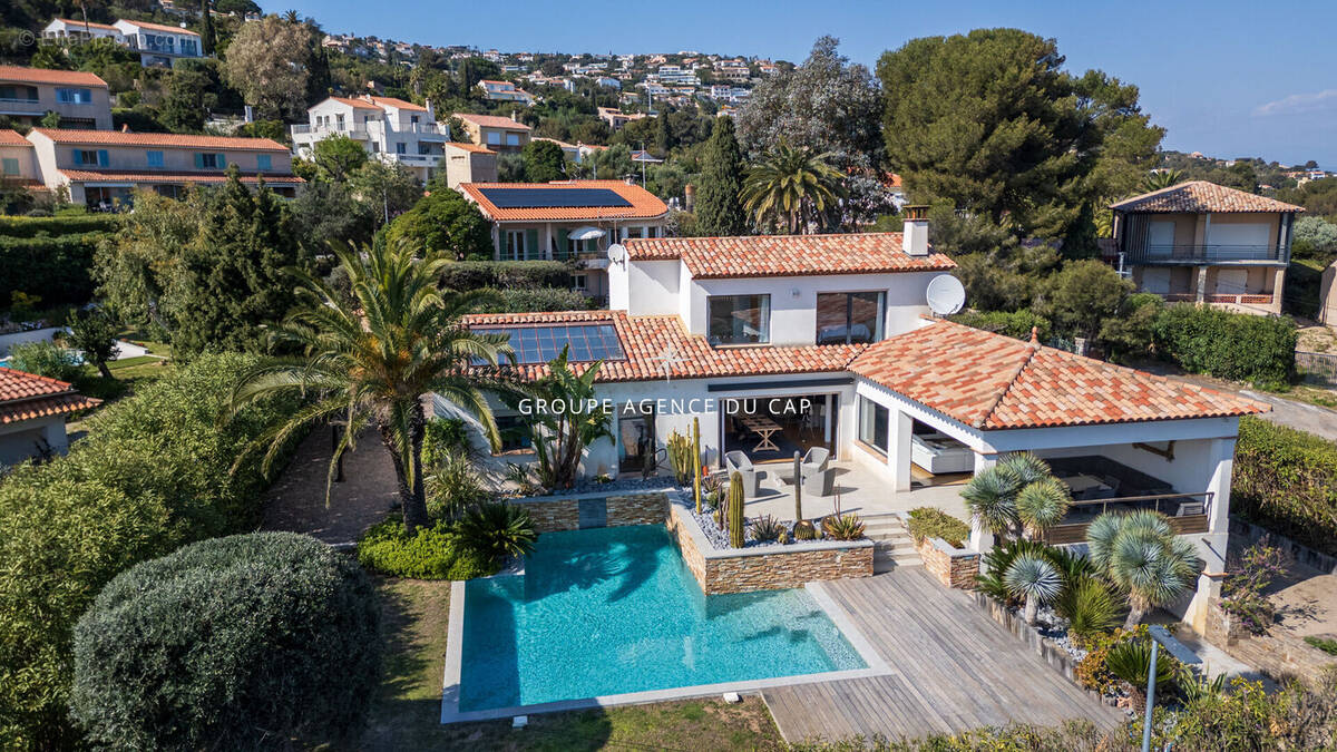 Maison à LES ISSAMBRES
