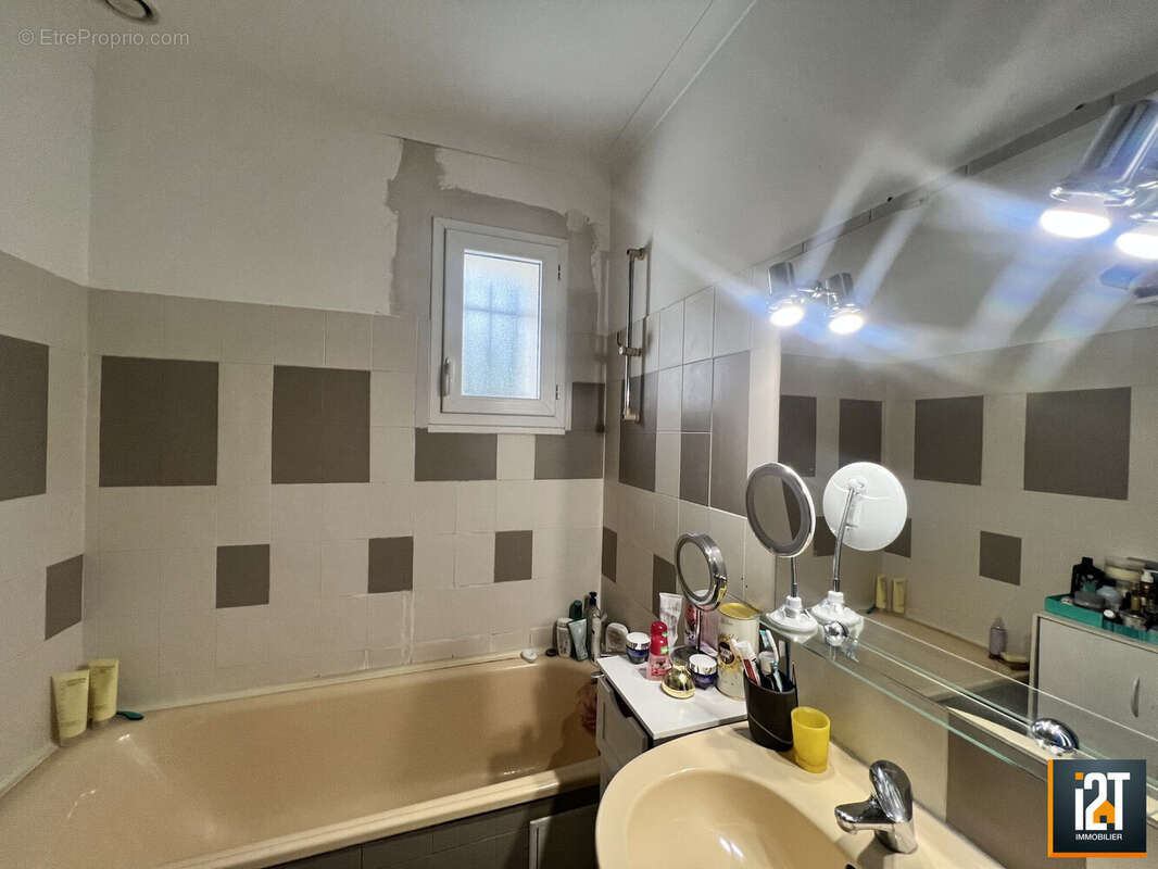 Maison à SAINTE-ANASTASIE