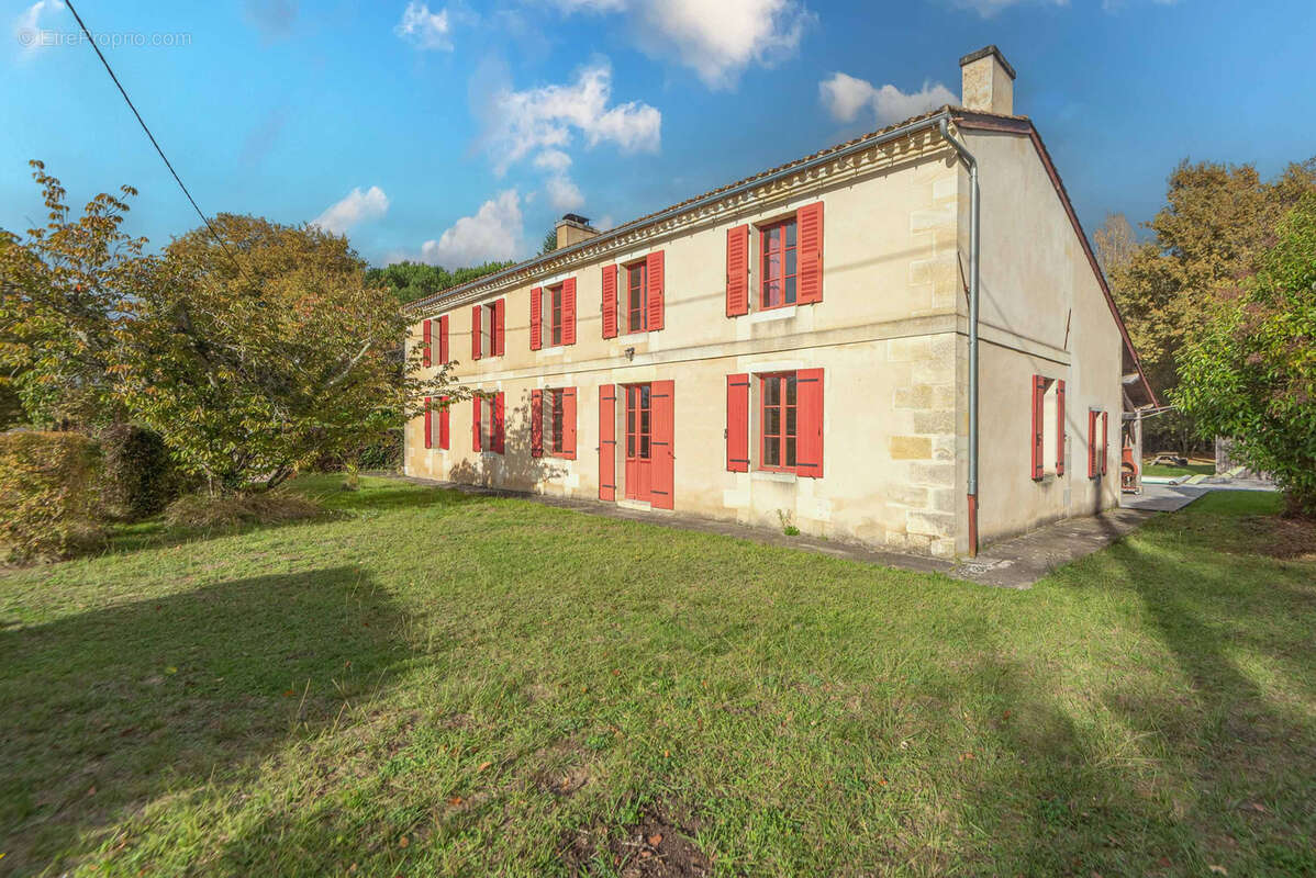 Maison à SAINT-CAPRAIS-DE-BORDEAUX
