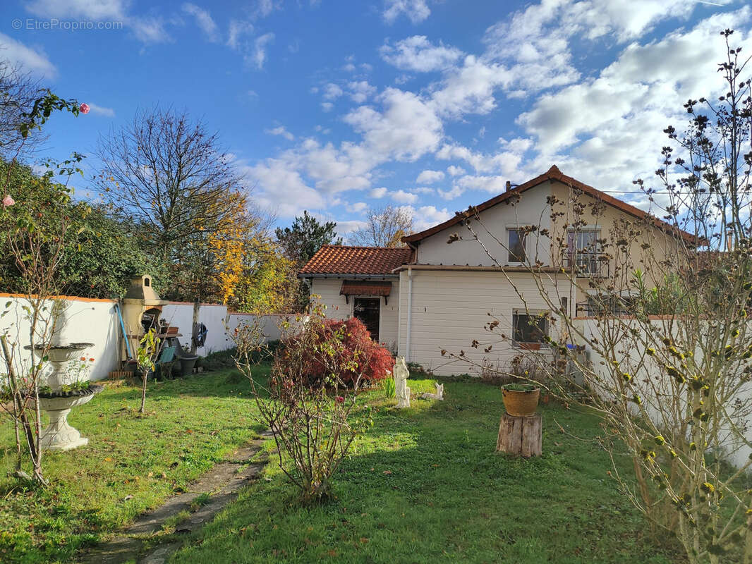 Maison à SAINTE-LUCE-SUR-LOIRE