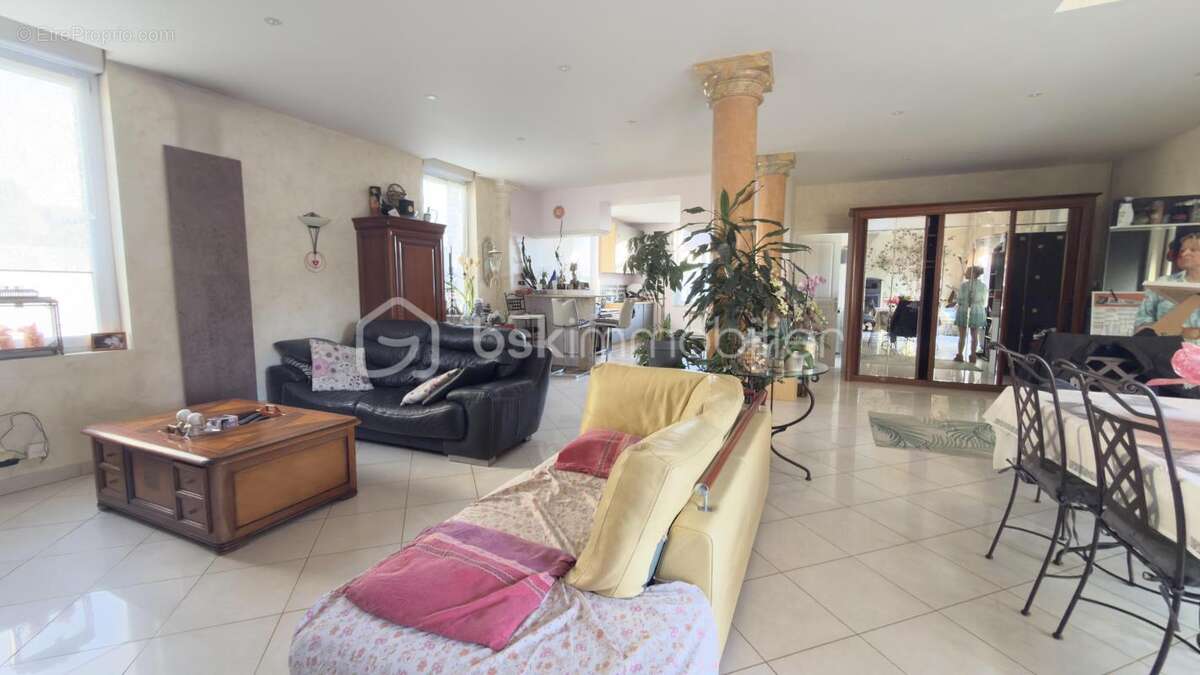 Maison à SAINT-QUENTIN