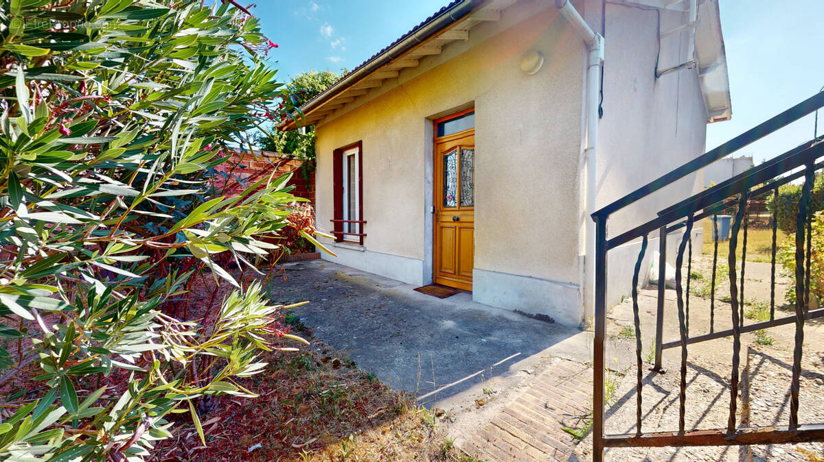 Maison 2 pièces avec un beau terrain de 657 m2 - photo 1