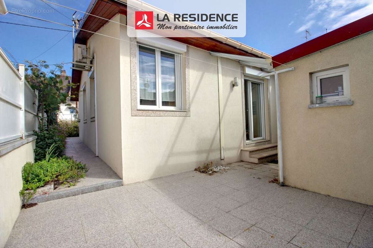 Maison à SARTROUVILLE