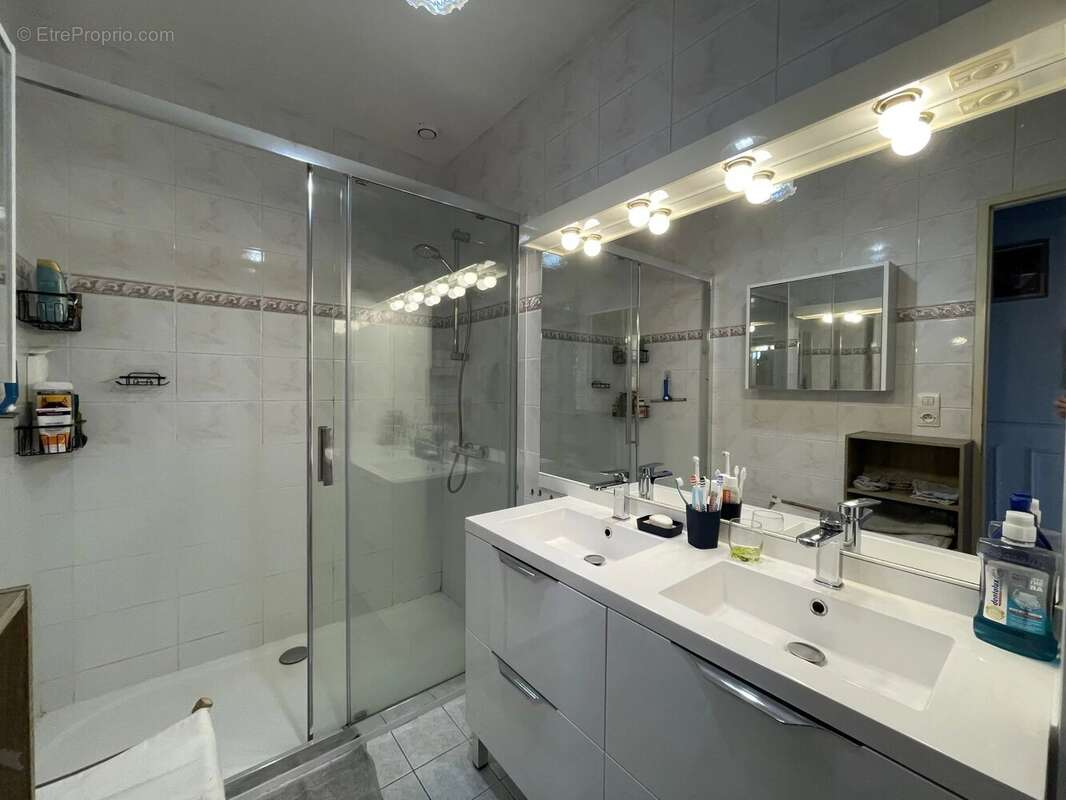 Maison à SAINT-SEBASTIEN-SUR-LOIRE