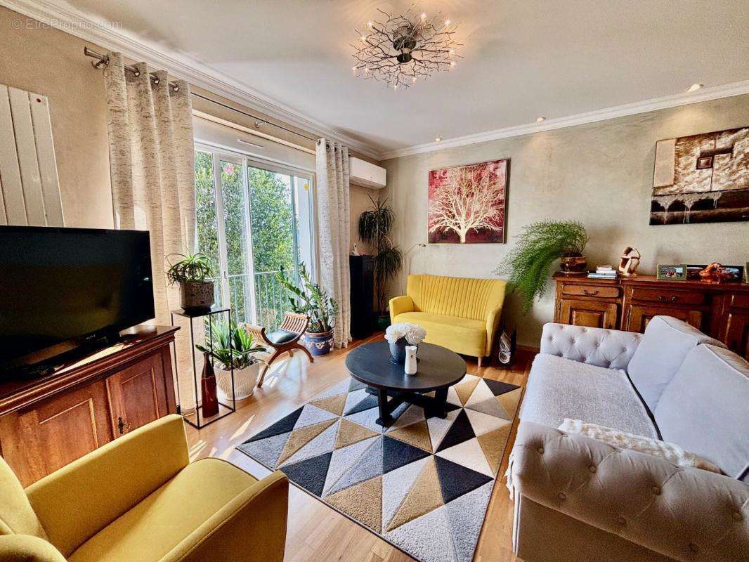 Maison à LAMAGDELAINE