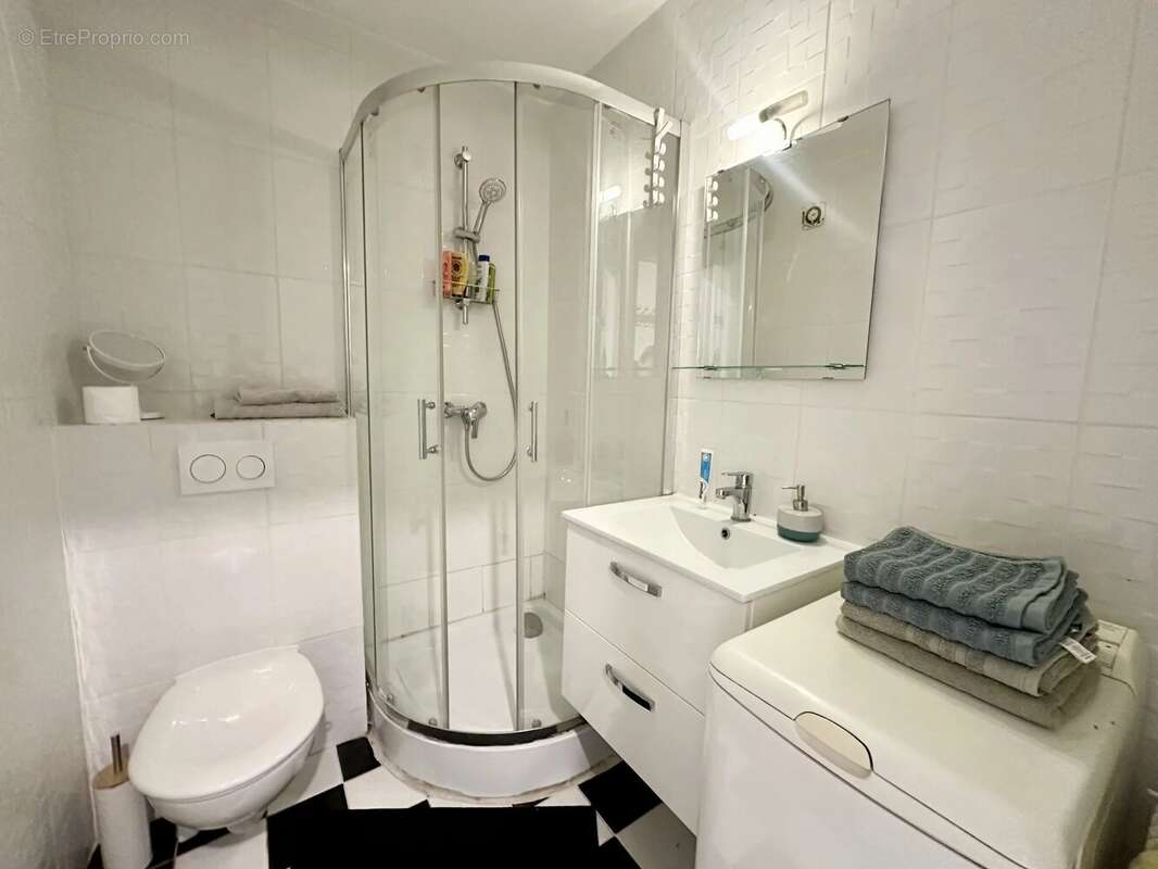 À VENDRE NICE– Studio 31 m² avec balcon, refait à neuf, au calme - photo 9