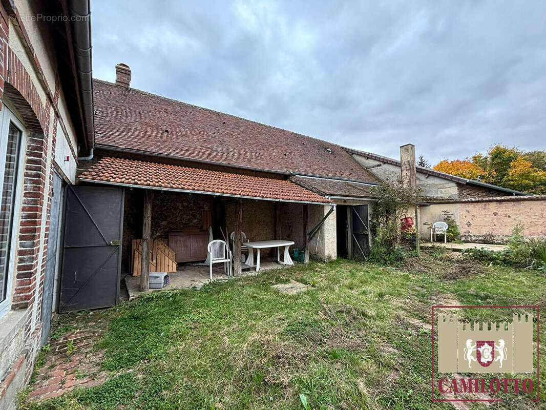 Maison à SERAZEREUX