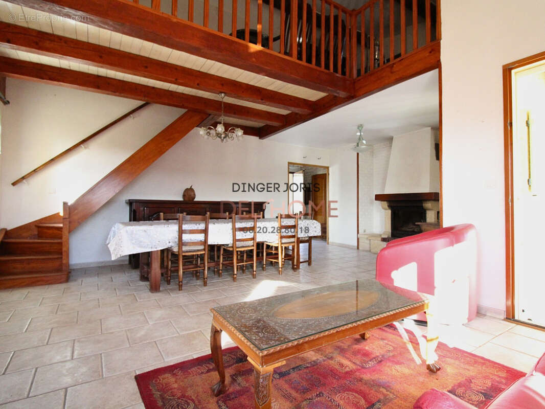 Maison à BELLEGARDE