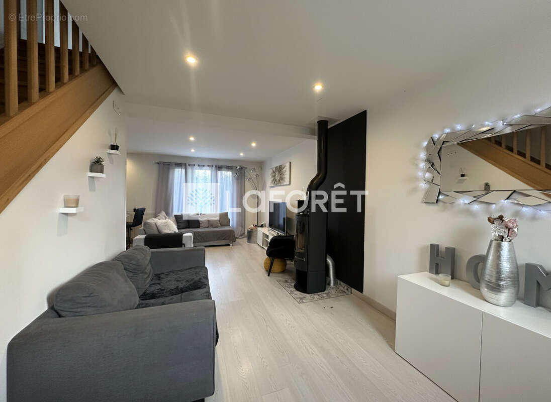 Maison à SAINT-GERMAIN-LES-ARPAJON