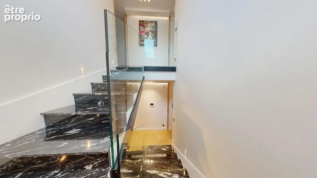 Maison 200 m² à Saint-Maur-Des-Fosses  - photo 8