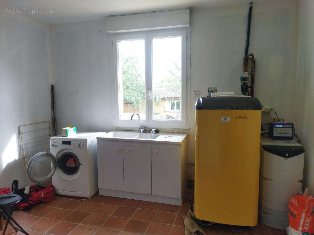 buanderie chaufferie - Maison à LALBENQUE