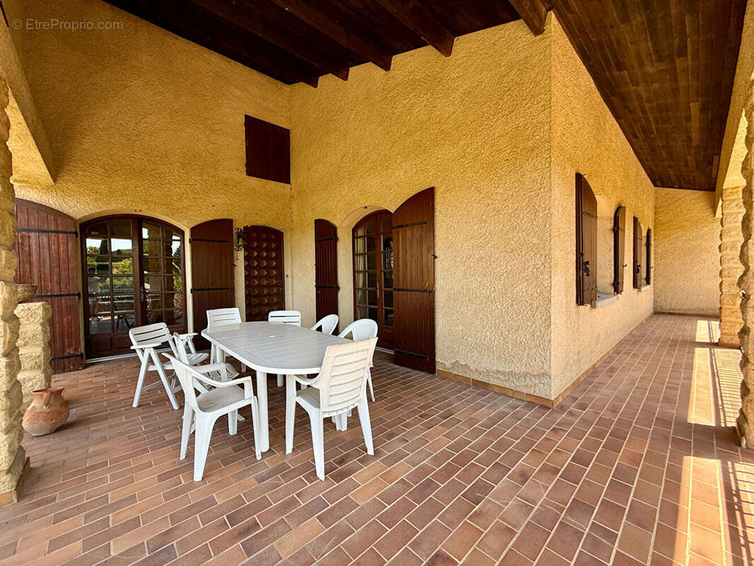 Maison Bagnols Sur Ceze - 9 pièces - 264 m² - photo 4