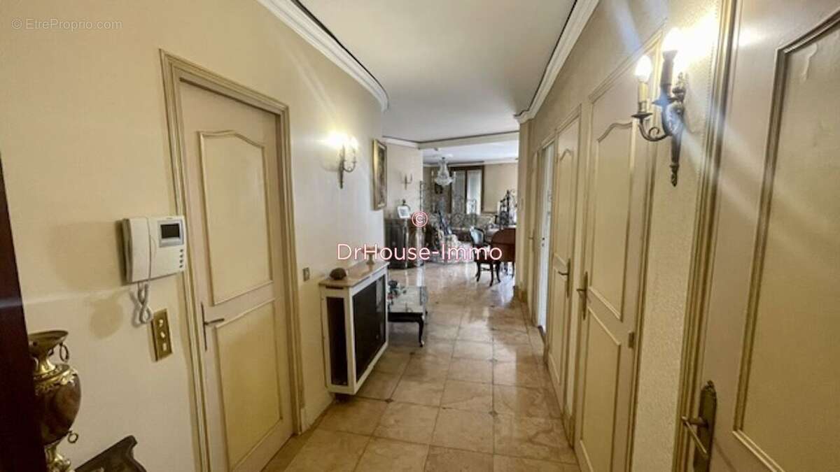 Appartement à LES PAVILLONS-SOUS-BOIS