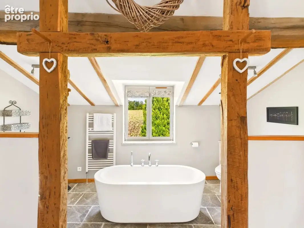 Superbe Ferme Restaurée avec Logements Flexibles, Piscine et Dépendances - photo 8