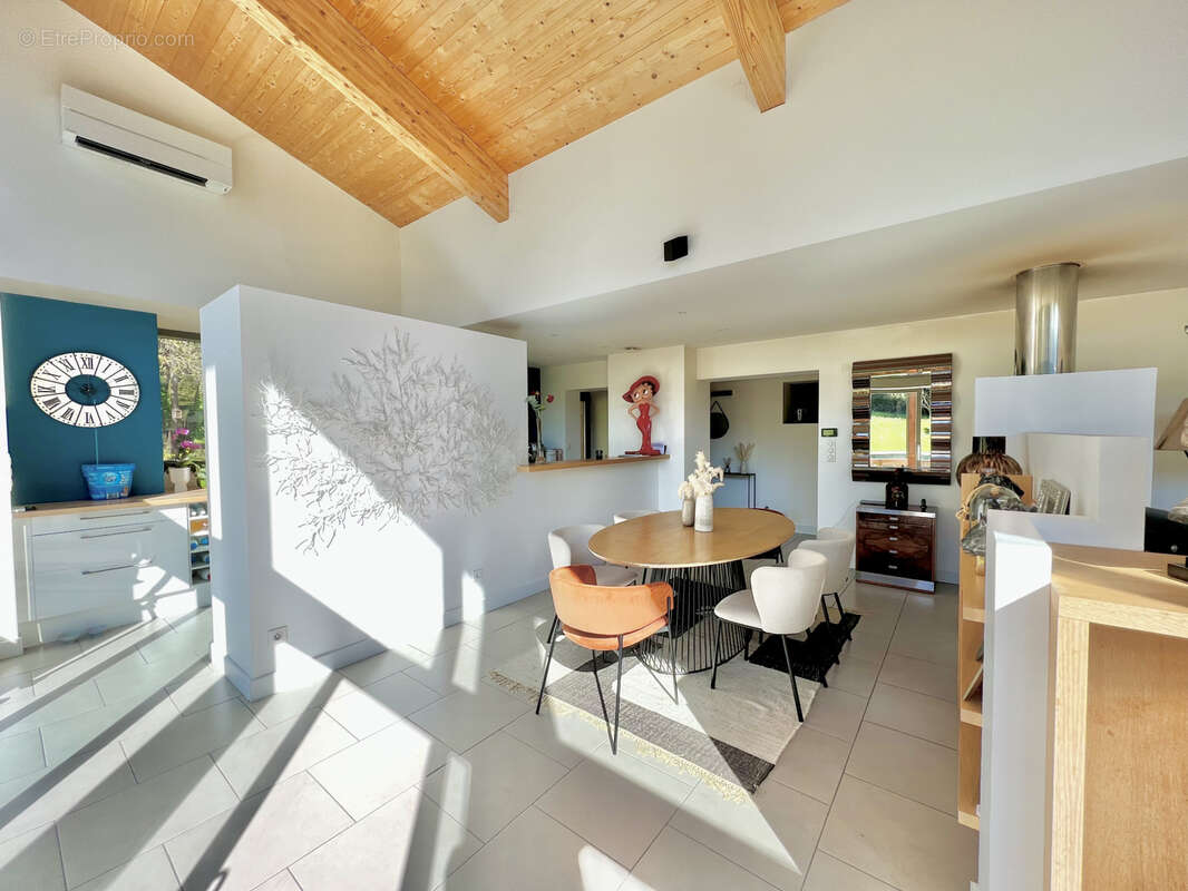 Maison à MEYRARGUES