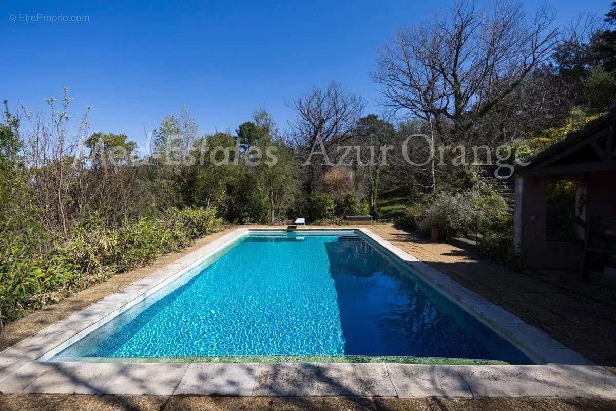 Maison à LA GARDE-FREINET